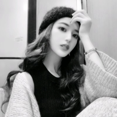 32张高清伤感黑白女生头像 适合当微信头像用