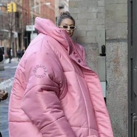 降温天出门怎么穿？这套御寒装备表情包火了