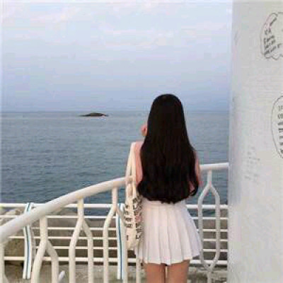 20张高清海边女生背影头像 适合当微信头像的氛围感美图