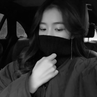 25张高清黑白高冷女生头像 氛围感拉满的时尚头像精选