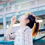 吹泡泡的小清新女生专属头像，单张分享