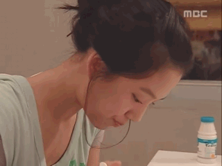 陪男友吃饭vs独自在家吃饭，这组表情包太真实了