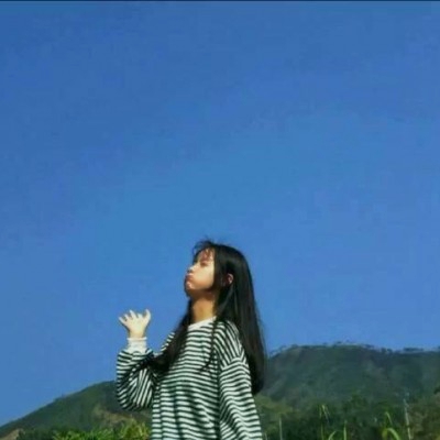 15张简约干净的女生唯美微信头像 高清无水印