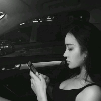 16张高清黑白气质女生头像 氛围感拉满的精选头像合集