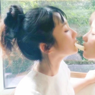36张高清好看的美女闺蜜头像合集