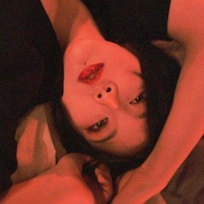 红色系高冷霸气女生头像合集 14张高清大图来啦