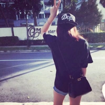 26张高清清新背影女头 氛围感拉满的女生头像合集