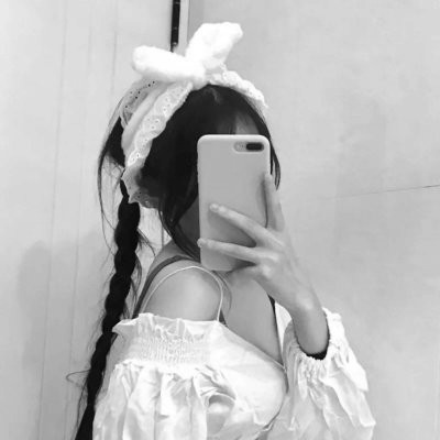 37张霸气挡脸黑色系女生头像 高清氛围感拉满