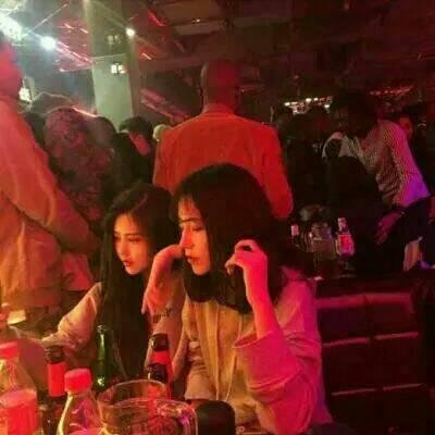 女生红色系QQ头像来啦！16张高清时尚范的潮流女头合集