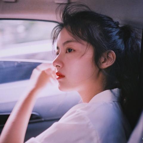 24张高清伤感女生头像 氛围感拉满的QQ唯美头像合集