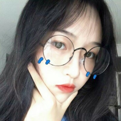20张高清可爱风圆框眼镜女生头像合集