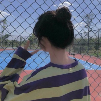 15张简约干净的女生唯美微信头像 高清无水印