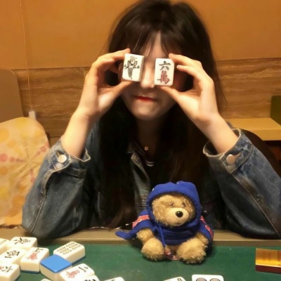 31张无水印搞怪女生头像！高清可爱又潮流