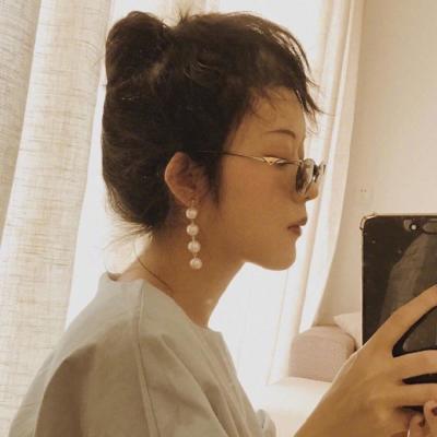 24张可爱手机挡脸女生头像 高清好看的女生头像合集