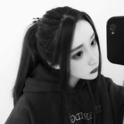 21张高清黑白冷漠感女生伤感头像合集