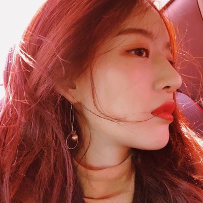 伤感女头高清，34张好看的伤感颓废女生头像精选