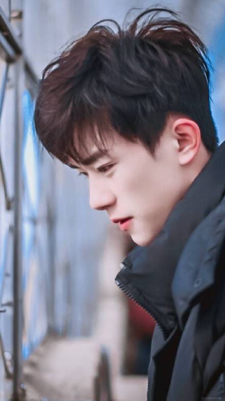 易烊千玺专属手机壁纸合集