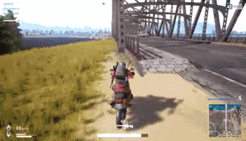 吃鸡玩家的神操作，看起来像在拍好莱坞大片