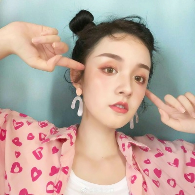 31张高清超时尚女神头像 氛围感拉满的女生头像合集