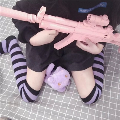 女生拿枪吃鸡头像合集 22张超酷高清游戏头像