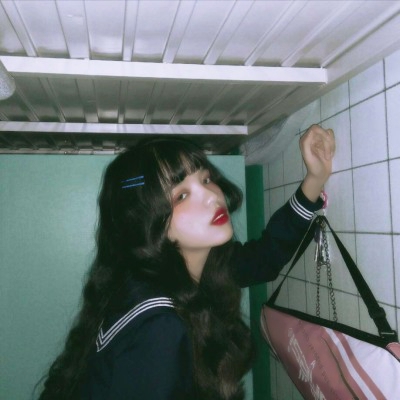 32张酷感原宿风女生头像 高清原图直接存