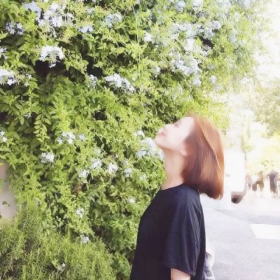 20张高清唯美短发女生微信头像合集