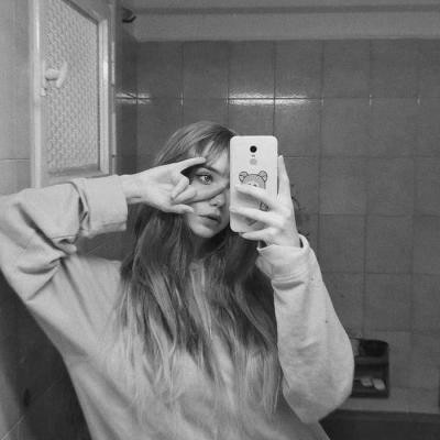 37张霸气挡脸黑色系女生头像 高清氛围感拉满