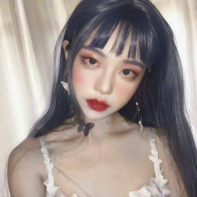 霸气超丧又酷！36张高清真人女生头像合集