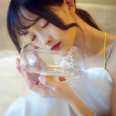 女生文艺QQ头像 19张高清清新款整理分享