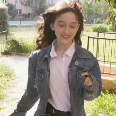 18张高清欧美复古风女生头像合集 氛围感拉满