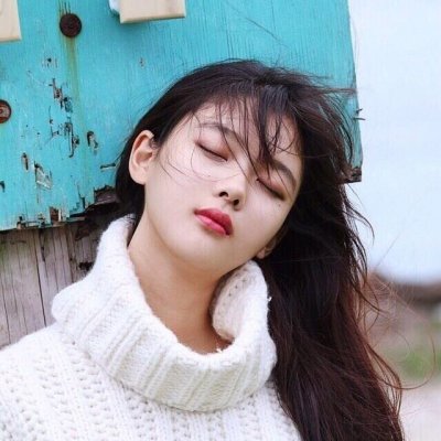 伤感女头高清，34张好看的伤感颓废女生头像精选