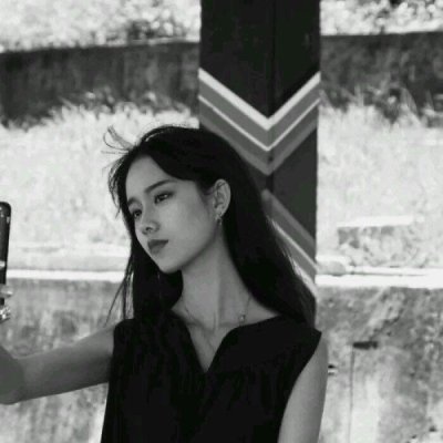 8张高清女生颓废迷茫QQ头像 伤感氛围感拉满