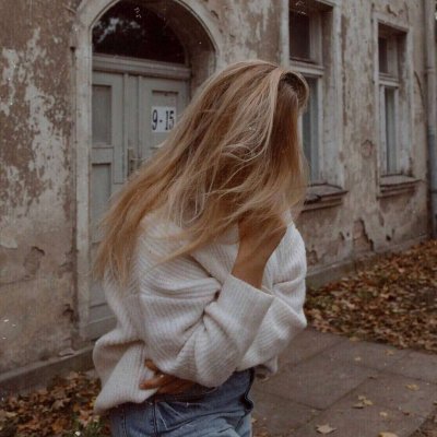 高清好看的欧美女生背影头像 共6张