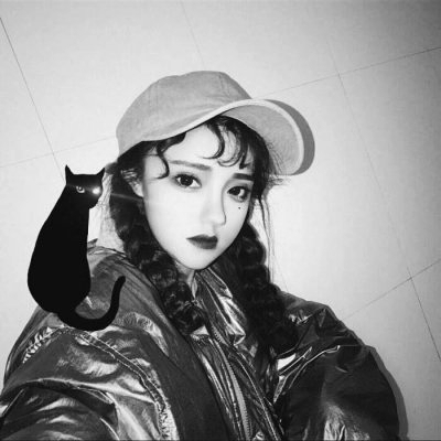 冷艳又性感！9张高清黑白女生头像合集