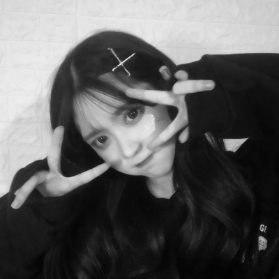 36张高清黑白高冷女生头像合集 自带清冷氛围感