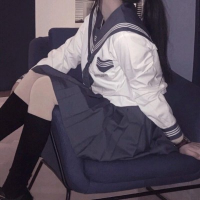 24张高清干净的QQ女生短裙腿控头像