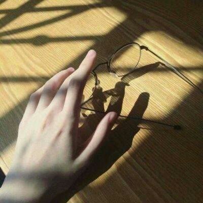 16张清新好看的女生手控QQ头像，画面清晰质感拉满