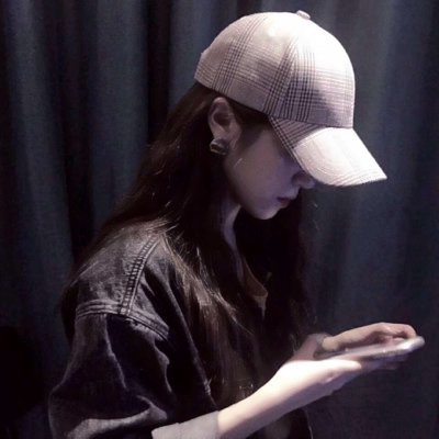 34张高清城市风时尚女生头像 好看又潮流