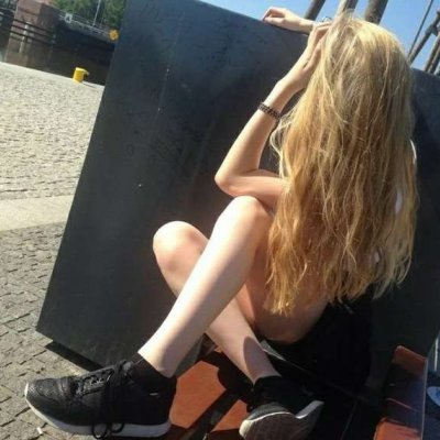 21张氛围感拉满的意境女生头像 高清好看又治愈