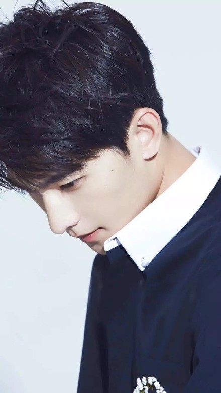 整理好了！一组适配手机的杨洋壁纸合集