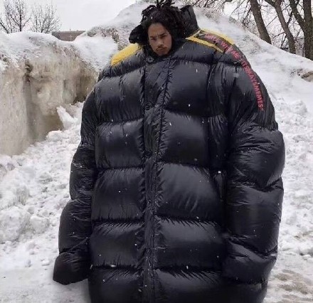 降温天出门怎么穿？这套御寒装备表情包火了