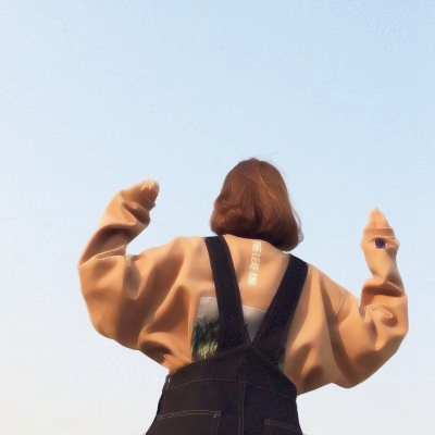 20张高清唯美短发女生微信头像合集