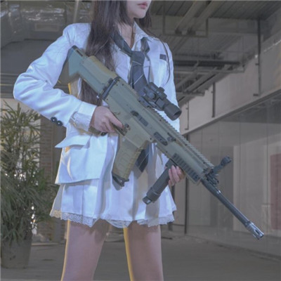 女生拿枪吃鸡头像合集 22张超酷高清游戏头像