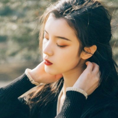 18张高清伤感意境侧面女生头像 合集整理
