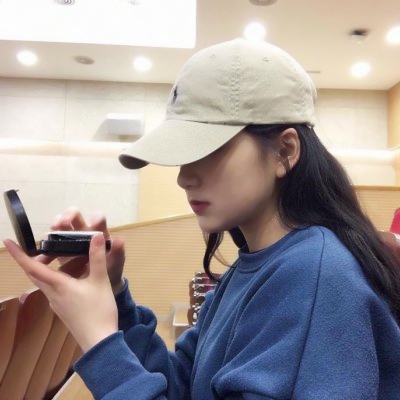 34张高清城市风时尚女生头像 好看又潮流