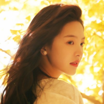 秋日氛围感女生头像来啦！10张高清唯美的秋天意境美女头像合集