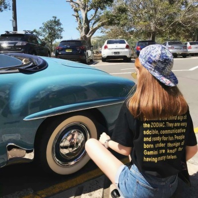 20张高清新潮女生背影头像 适合当微信头像的氛围感图片