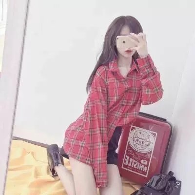 23张霸气手机挡脸女生头像 高清手机控女生头像合集