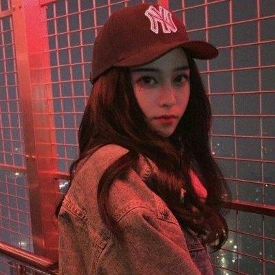 红色系高冷霸气女生头像合集 14张高清大图来啦