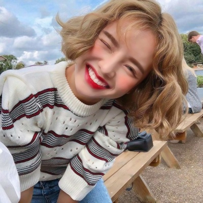 31张高清超时尚女神头像 氛围感拉满的女生头像合集